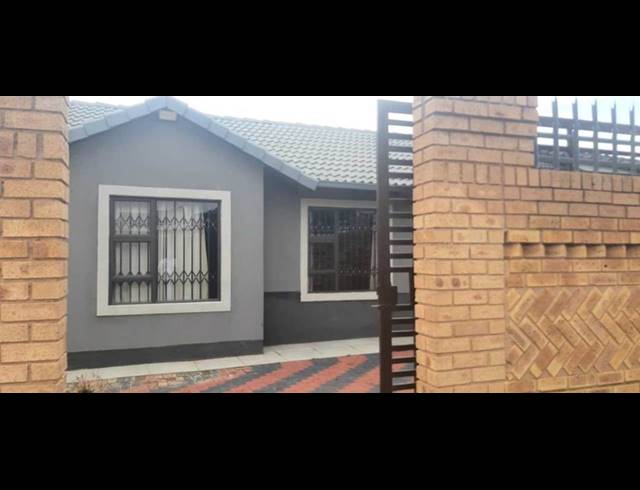 3 BEDROOM HOUSE FOR SALE IN MEREDALE